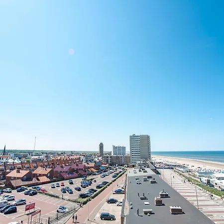 Family With Terrace And Parking Шале