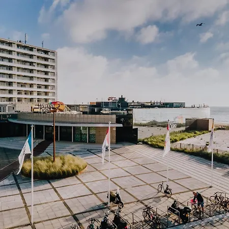 Family With Terrace And Parking