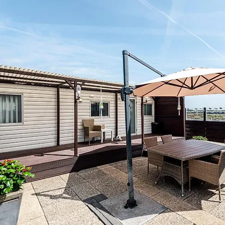 Family With Terrace And Parking Chalet