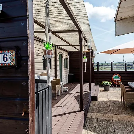 شاليه Family With Terrace And Parking زاندفورت