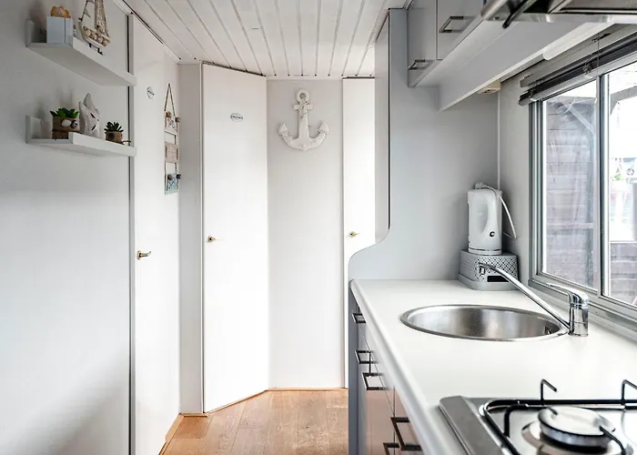 Family With Terrace And Parking شاليه زاندفورت