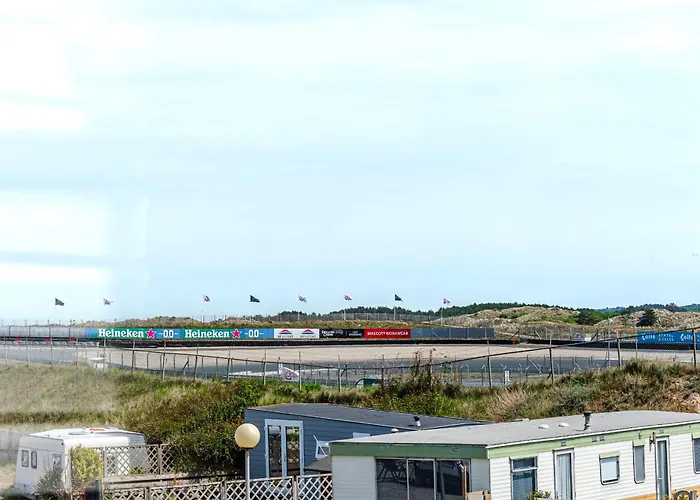 شاليه Family With Terrace And Parking