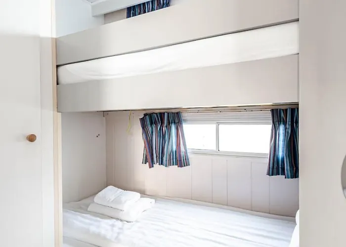 Family With Terrace And Parking شاليه *