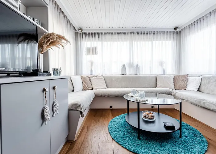 Family With Terrace And Parking *