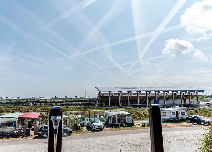 Family With Terrace And Parking شاليه *