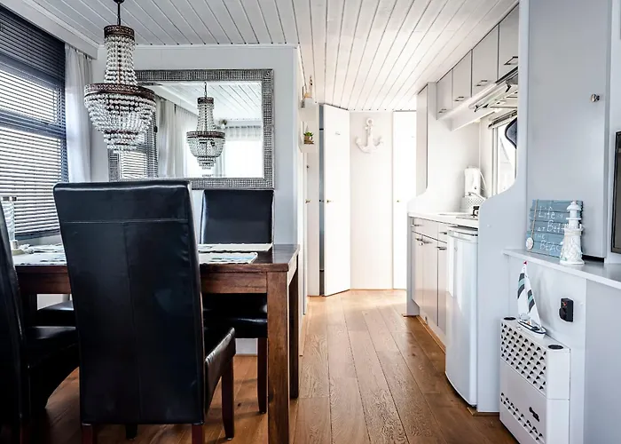 Family With Terrace And Parking * زاندفورت