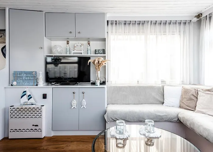 Family With Terrace And Parking شاليه *