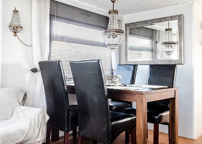 Family With Terrace And Parking * زاندفورت