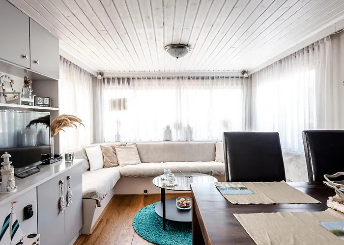 Family With Terrace And Parking شاليه *