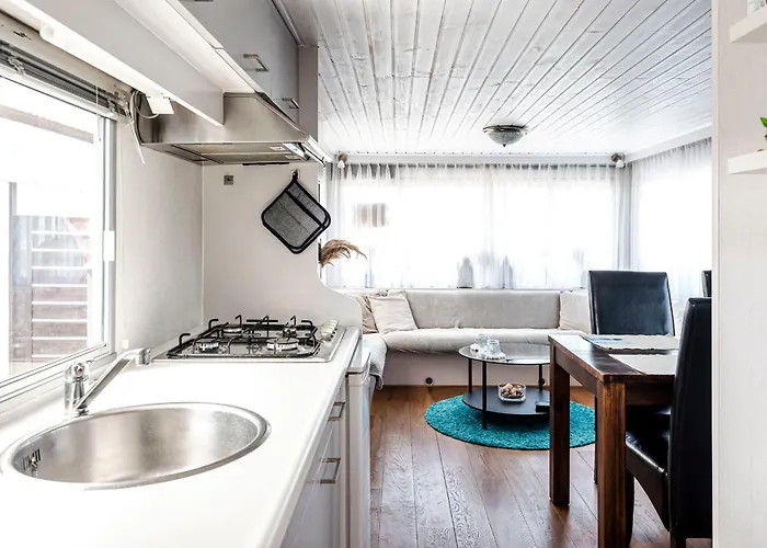 شاليه Family With Terrace And Parking *