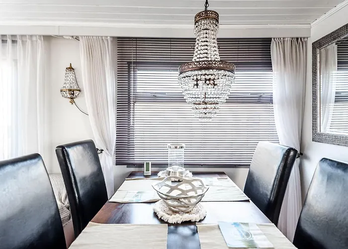 شاليه Family With Terrace And Parking